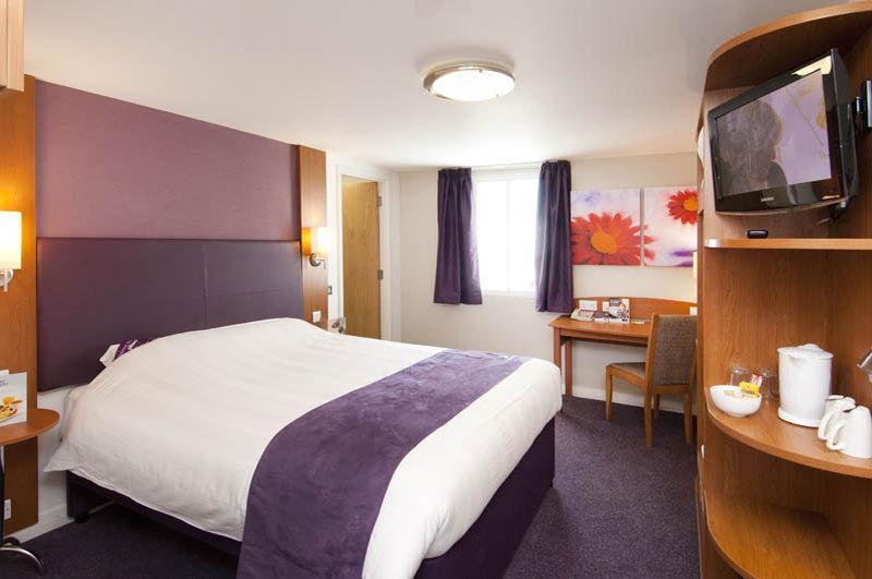 Premier Inn Lichfield North East Ngoại thất bức ảnh